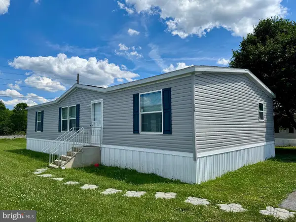 386 Royal Crest Dr, MARTINSBURG, WV 25405