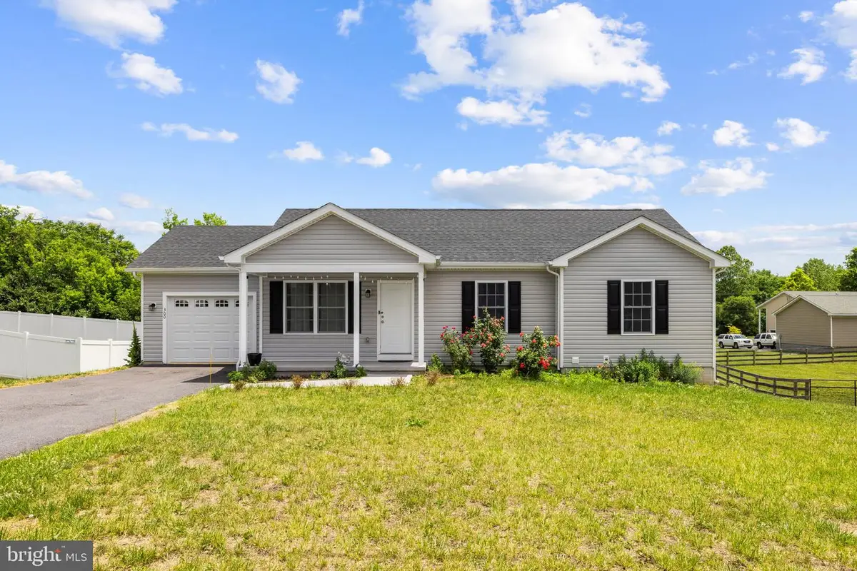 300 Hannah Ln, Bunker Hill, WV 25413 - #1