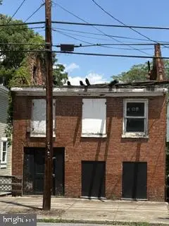 214 W Race St, Martinsburg, WV 25401 - #1