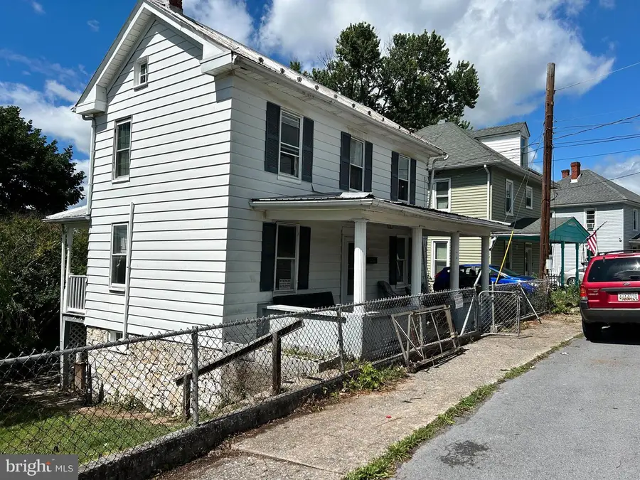 113 Fairfax St, Martinsburg, WV 25401 - #2
