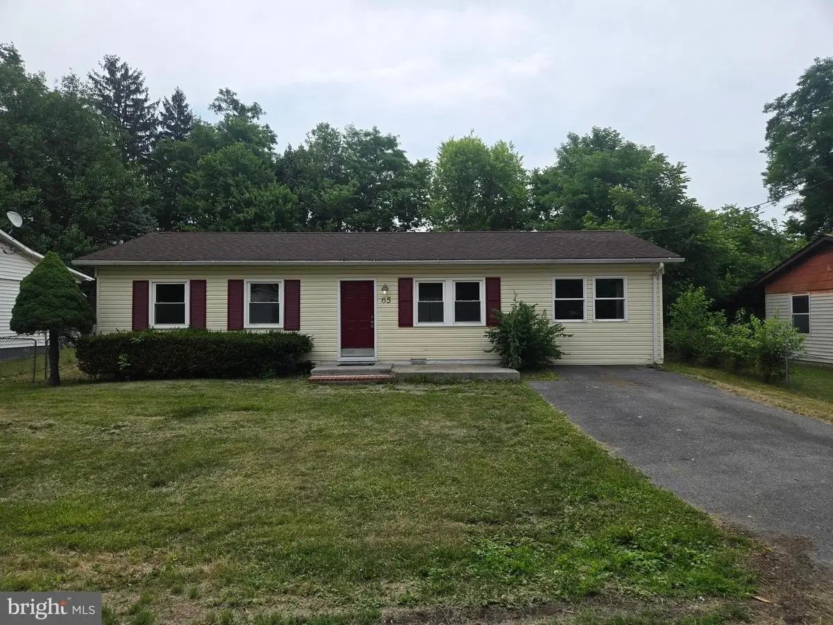 65 Hawthorne Ave, Martinsburg, WV 25401 - #1