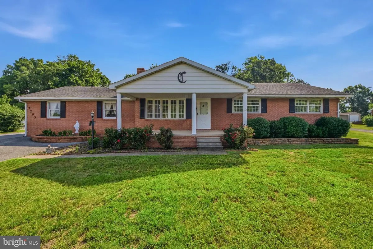 3203 Charles Town Rd, Kearneysville, WV 25430 - #1