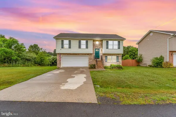25 Buchanon Ln, INWOOD, WV 25428