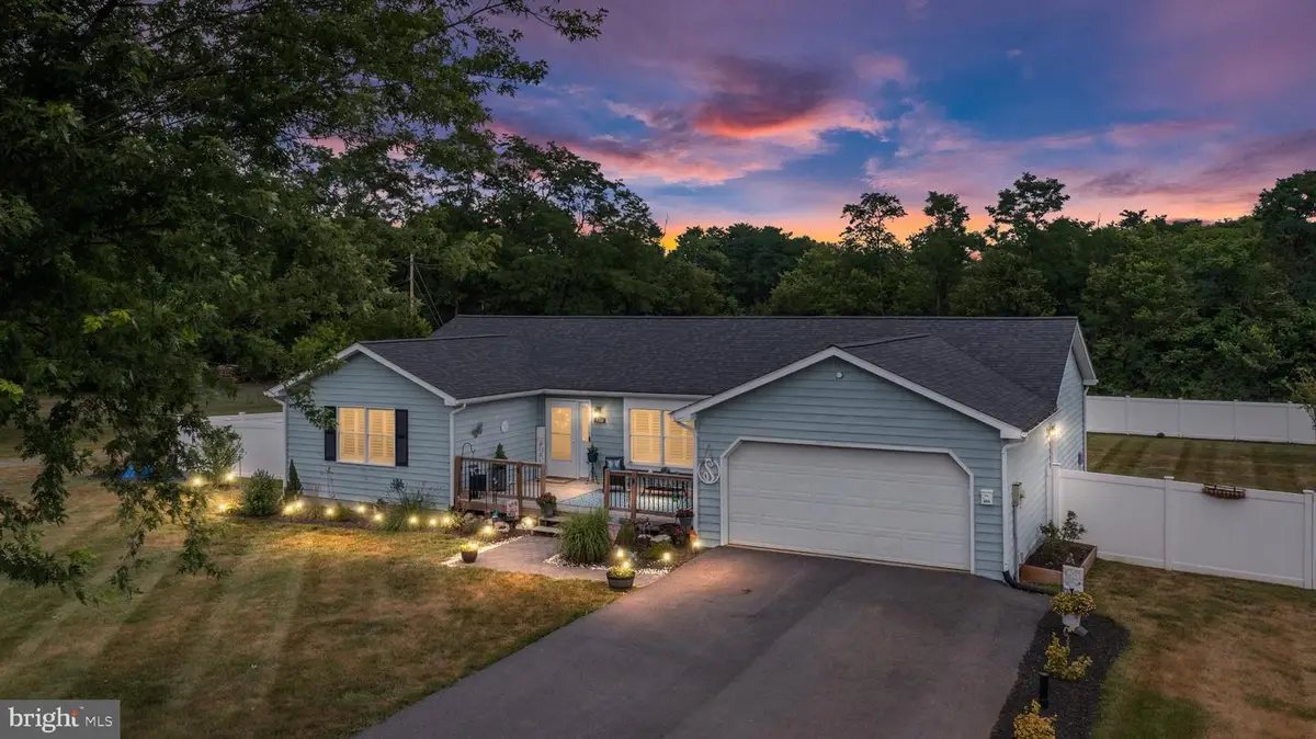 530 Montmorency Dr, Bunker Hill, WV 25413 - #1