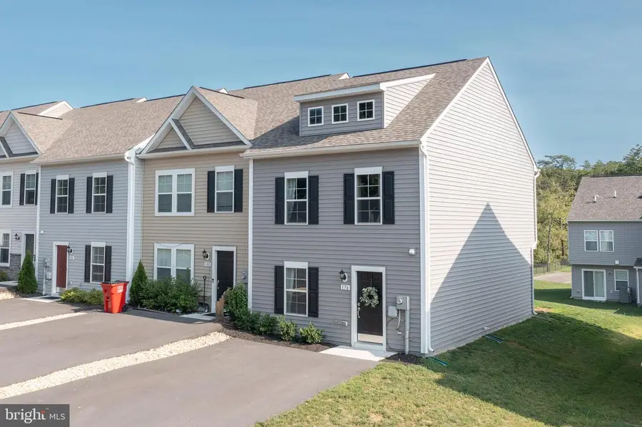 176 Scotch Pine Dr, Bunker Hill, WV 25413 - #2