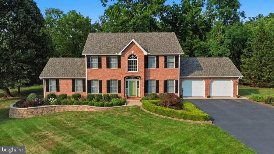 221 Hadley Dr, Falling Waters, WV 25419 - #2