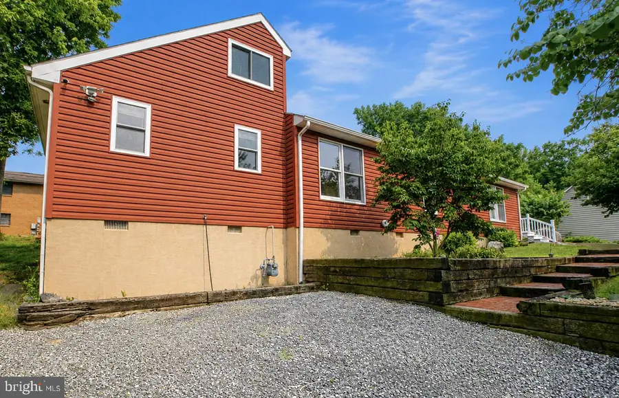 806 Mulberry Dr, Martinsburg, WV 25401 - #3