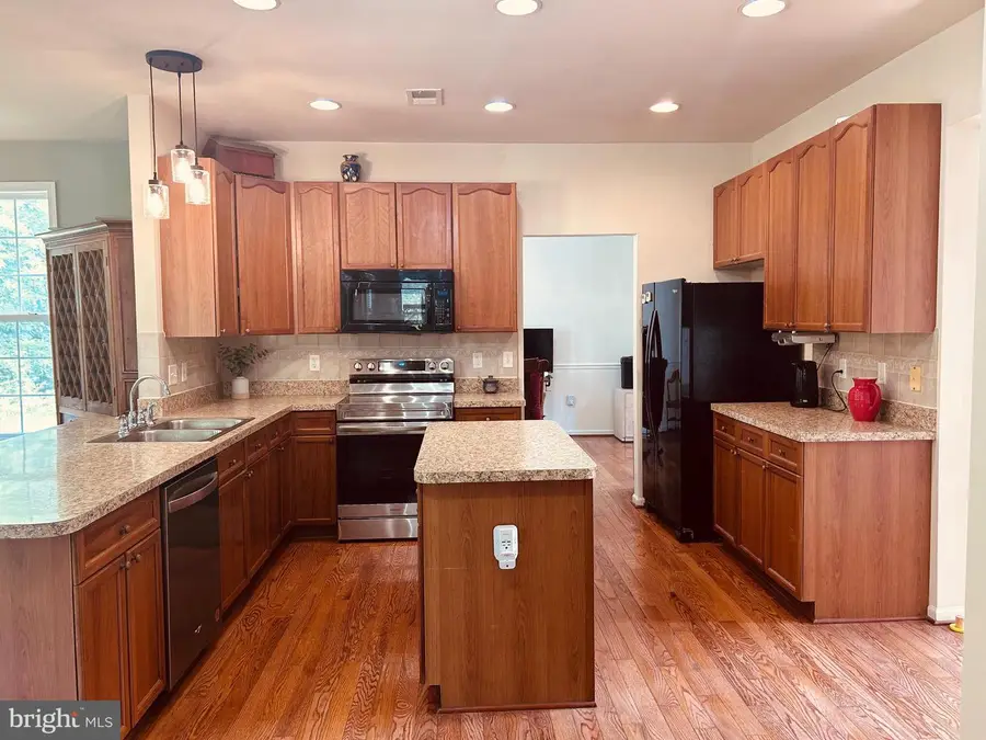 32 Lilburn Dr, Bunker Hill, WV 25413 - #3