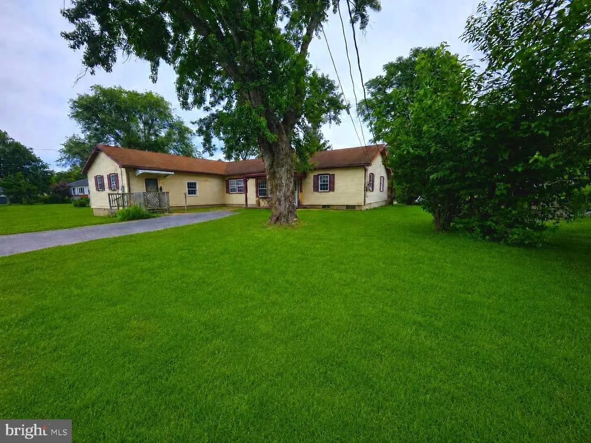 61 Wren St, Martinsburg, WV 25405 - #1