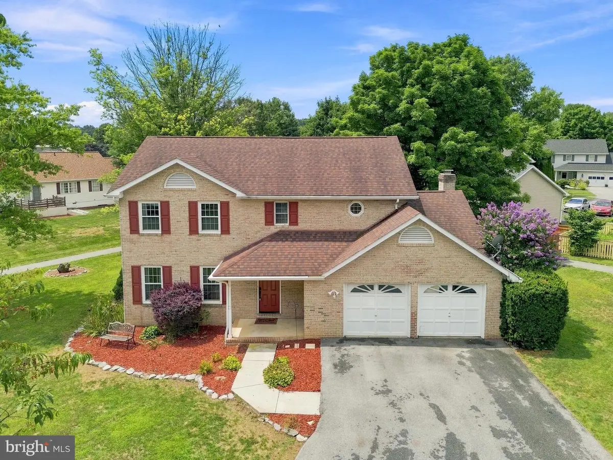 302 Ambler Ln, Falling Waters, WV 25419 - #1