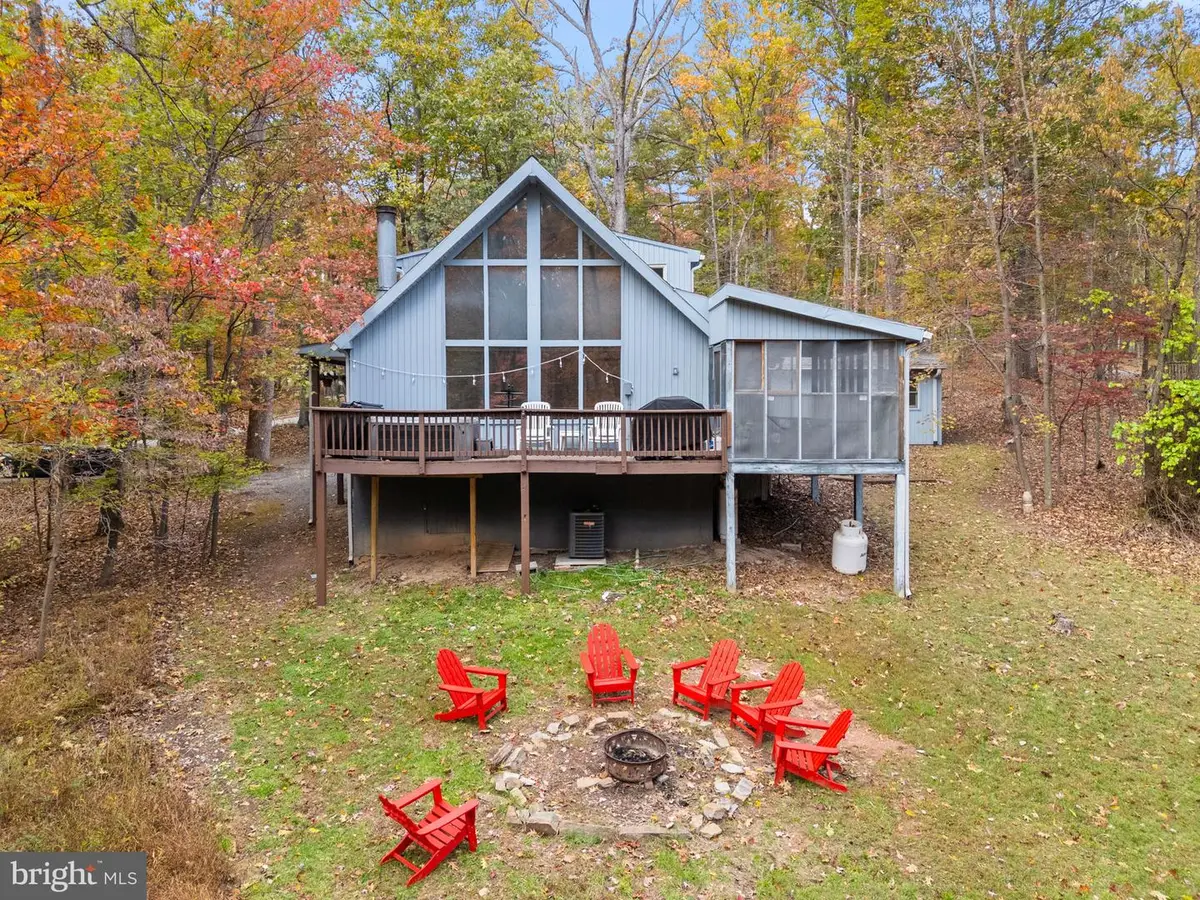 278 Black Hawk Ln, Hedgesville, WV 25427 - #1