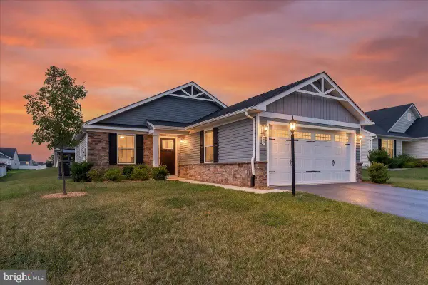 28 Opulent Ct, HEDGESVILLE, WV 25427