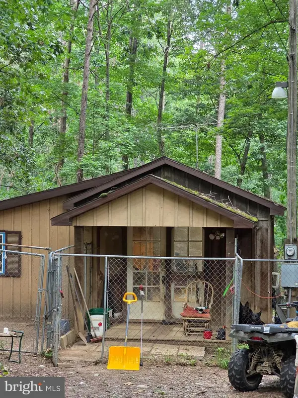 299 Getaway Rd, HEDGESVILLE, WV 25427