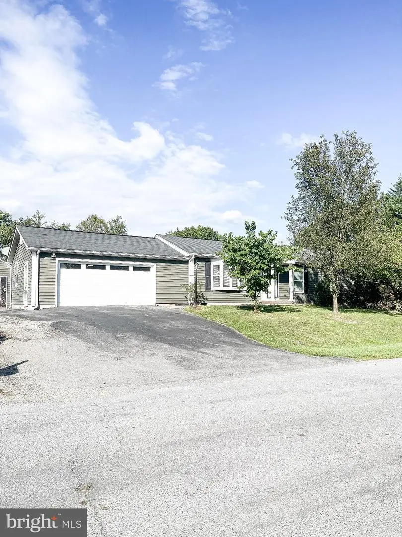 33 Whirlwind Dr, Martinsburg, WV 25404 - #1