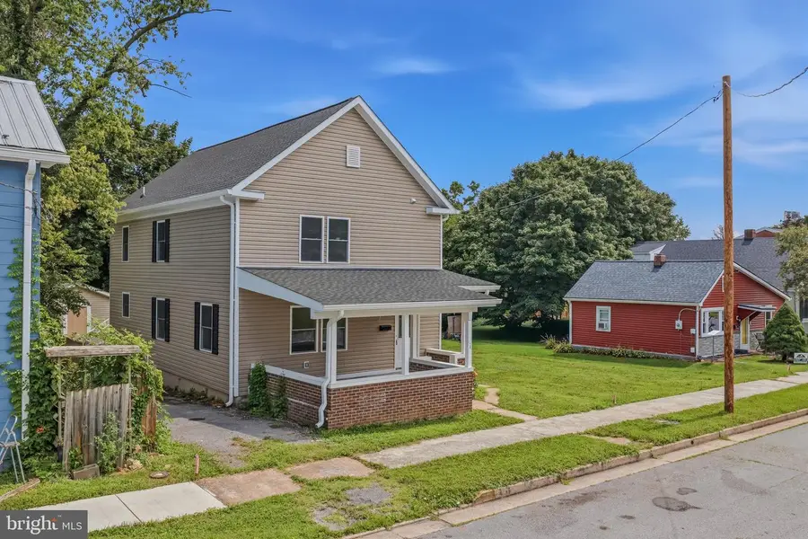 904 Florida Ave, Martinsburg, WV 25401 - #2