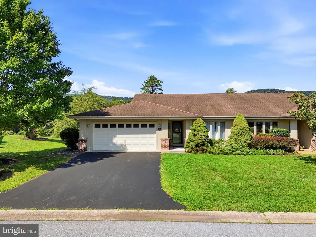 70 Arrowhead Rdg, Hedgesville, WV 25427 - #1