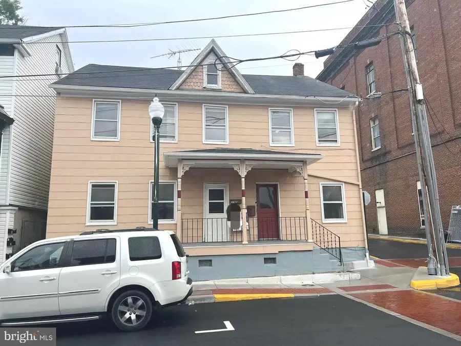 202 E Martin St, Martinsburg, WV 25401 - #2