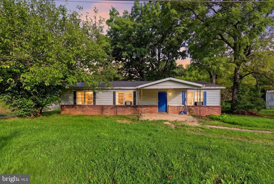 12 Salty Ln, Falling Waters, WV 25419 - #2
