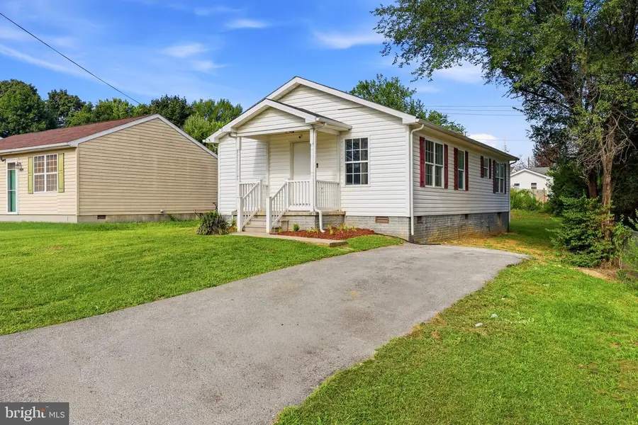 207 Arch St, Martinsburg, WV 25401 - #2