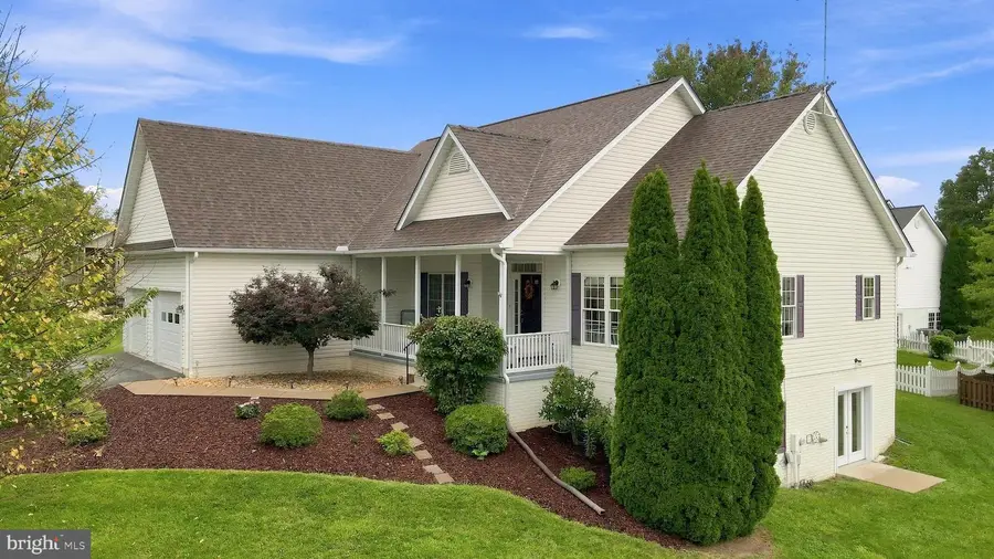 106 Marietta Ln, Falling Waters, WV 25419 - #3