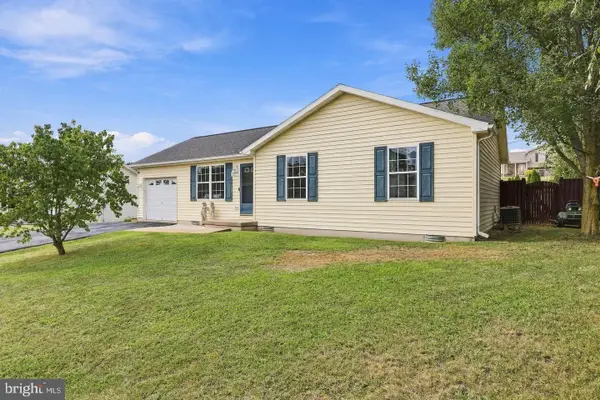 27 Swaying Pine Ct, BUNKER HILL, WV 25413