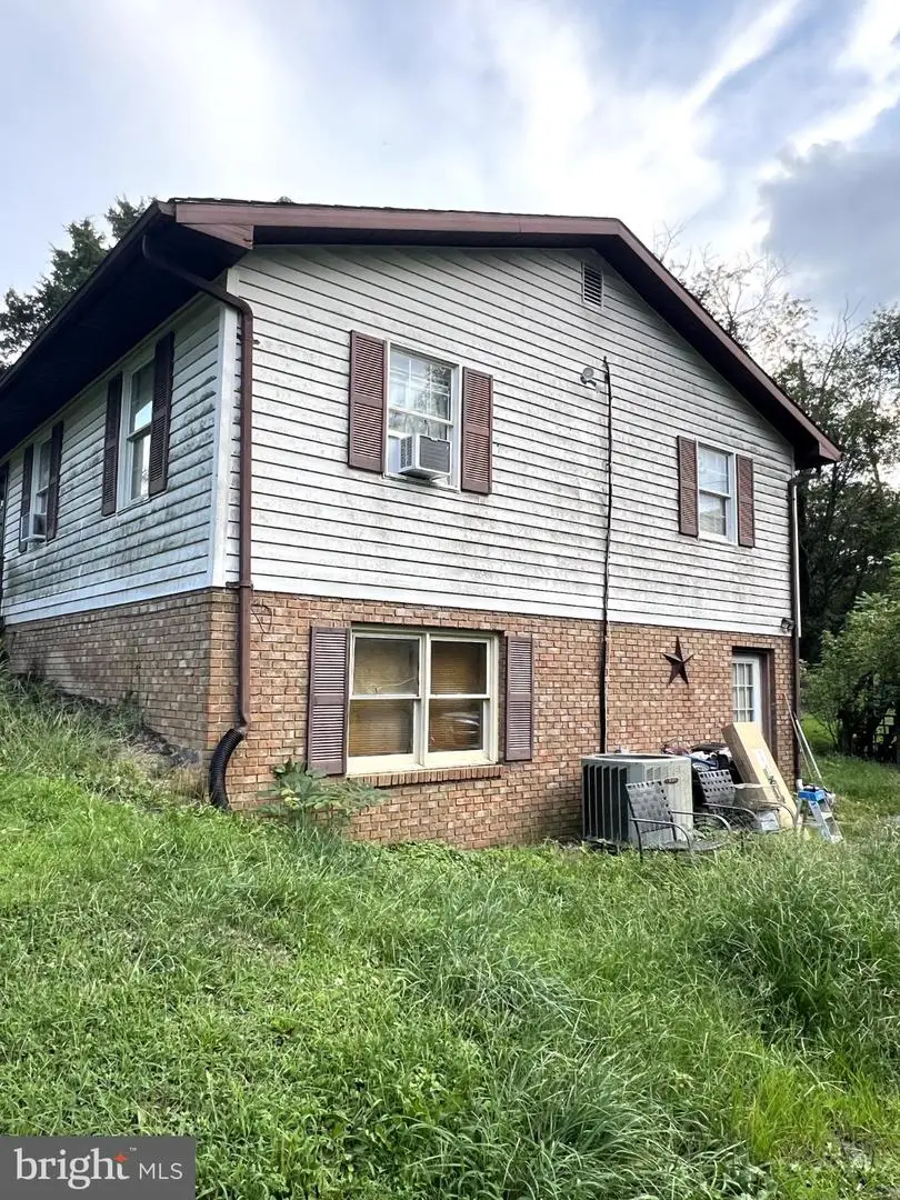 2154 Golf Course Rd, Martinsburg, WV 25405 - #2