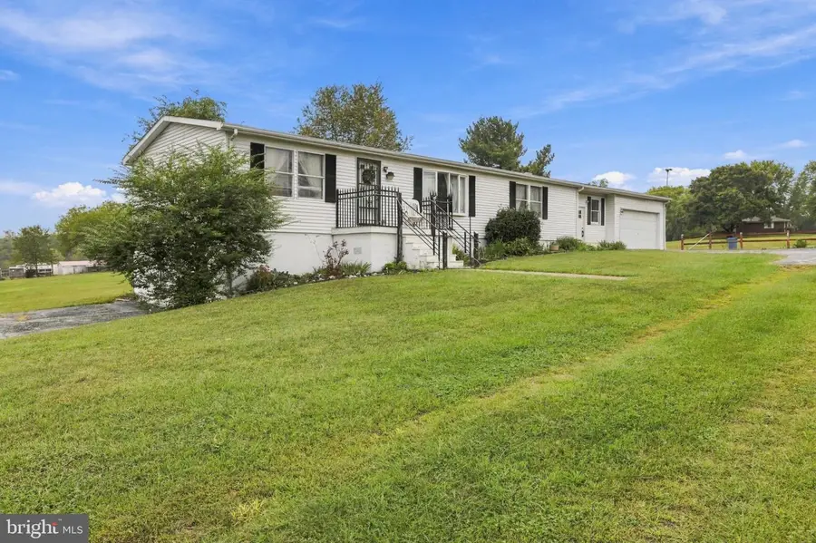 329 Davis Dr, Martinsburg, WV 25404 - #2