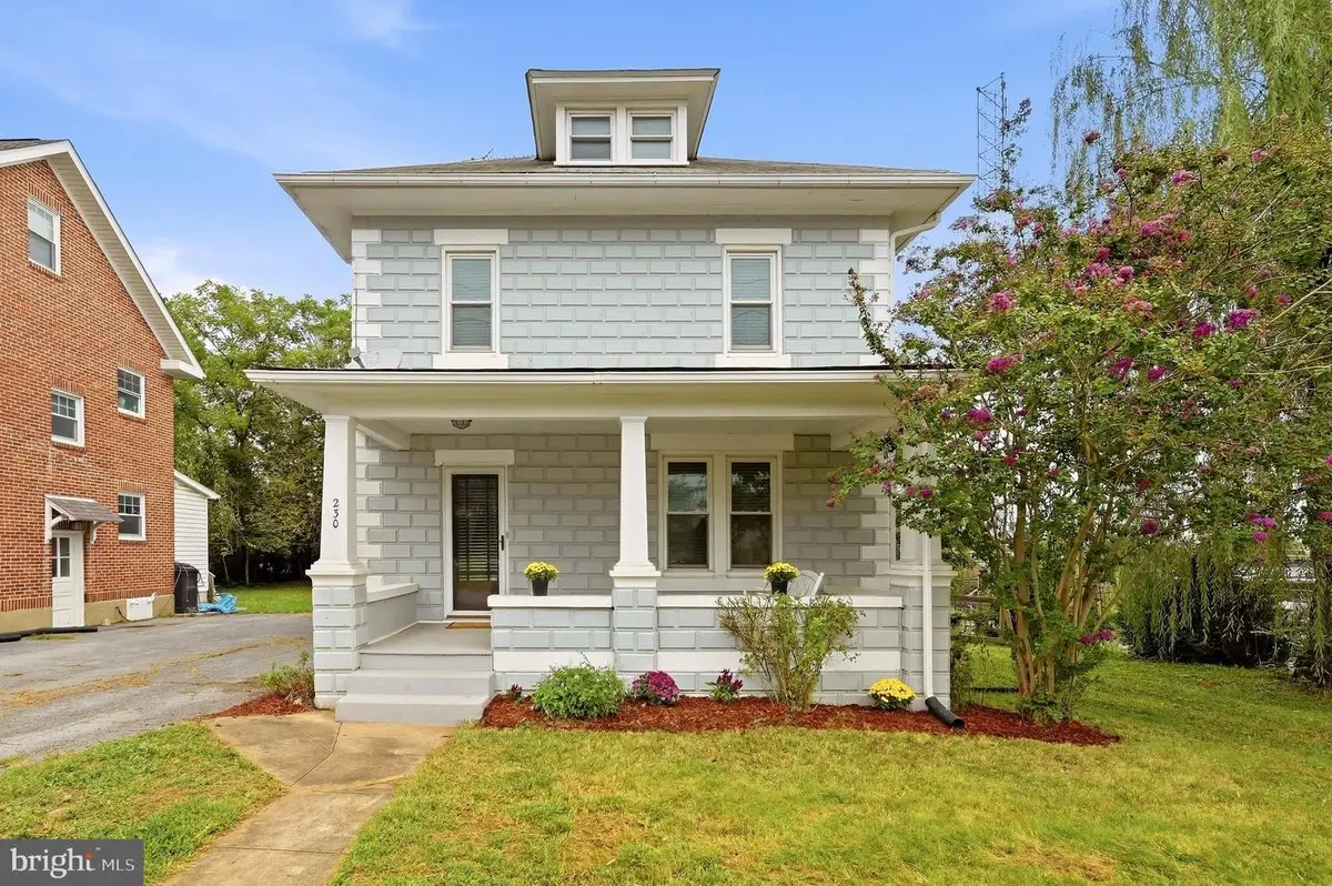 230 Jefferson St, Martinsburg, WV 25401 - #1