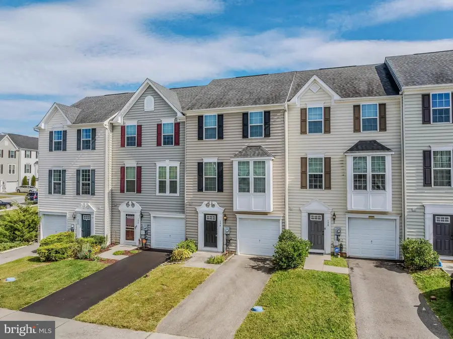 194 Norwood Dr, Falling Waters, WV 25419 - #2