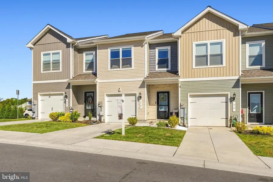48 Dumsford St, Falling Waters, WV 25419 - #2