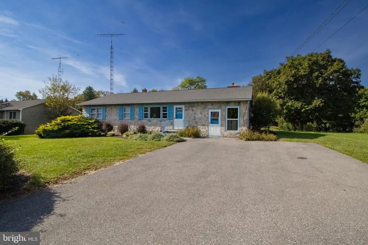 2364 Eagle School Rd, Martinsburg, WV 25404 - #1
