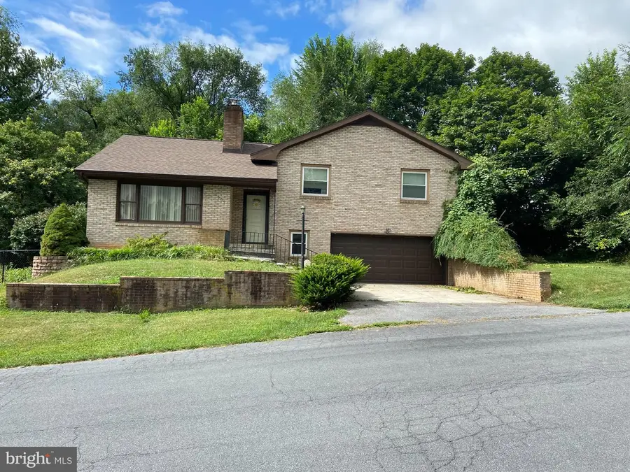 1507 W Race St, Martinsburg, WV 25401 - #3
