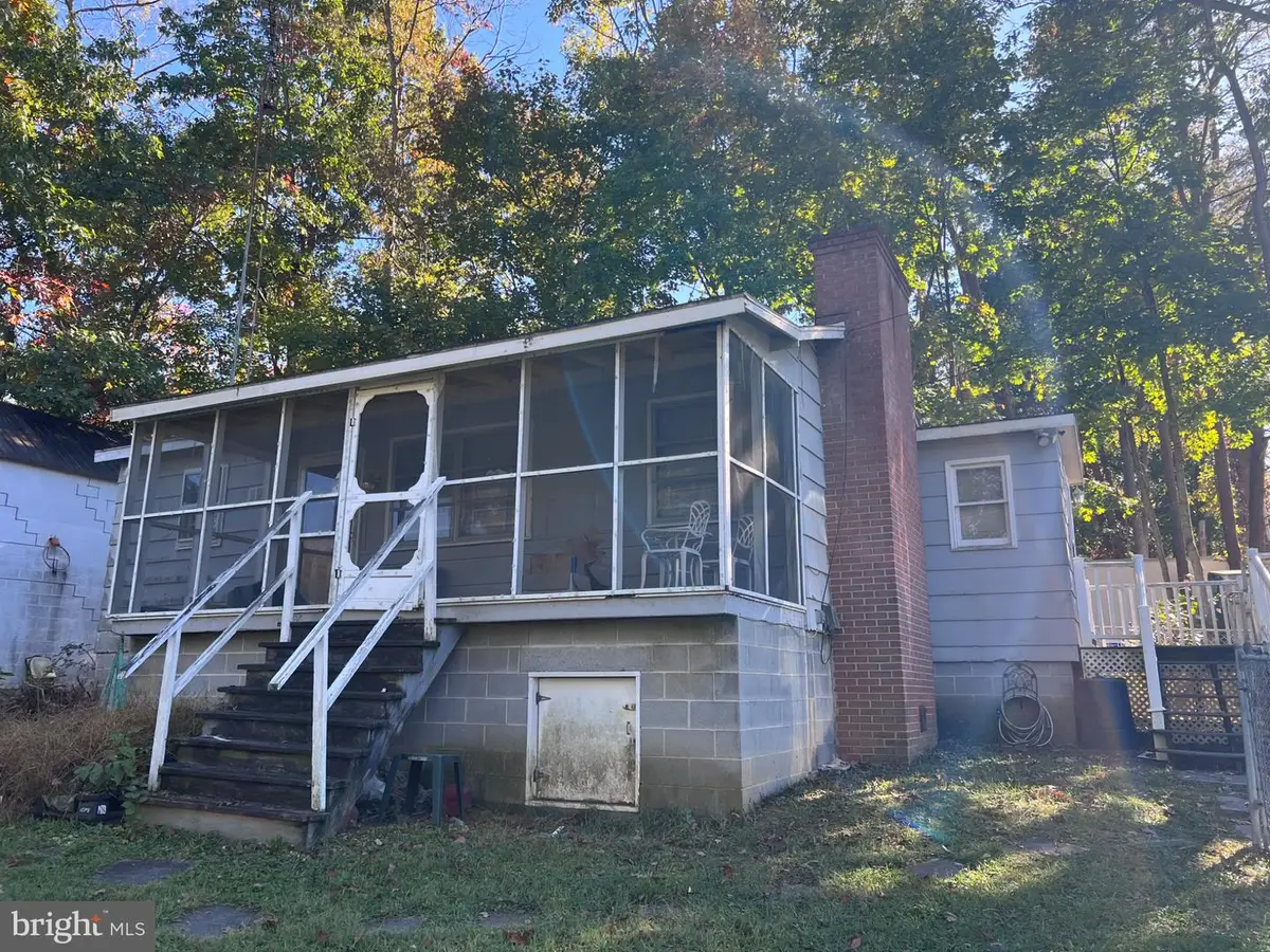 320 Forest Dr, Falling Waters, WV 25419 - #1