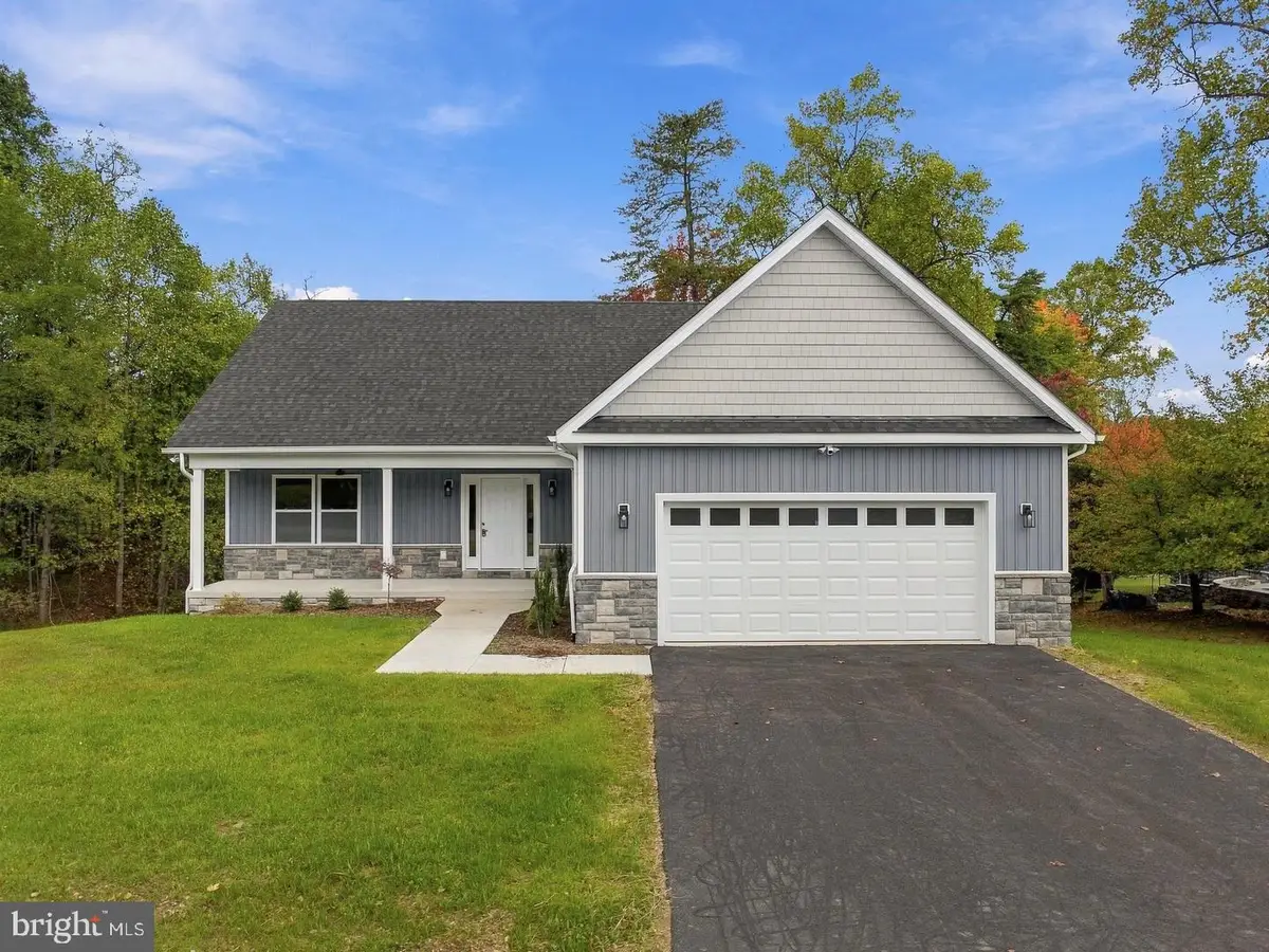 289 Wampum Ln, Hedgesville, WV 25427 - #1