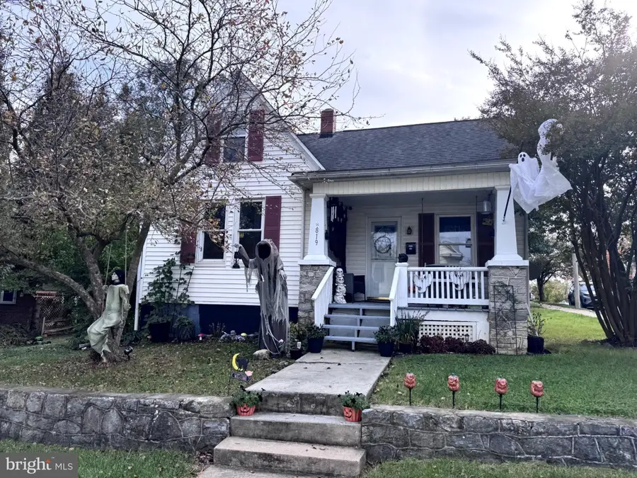 819 Buxton St, Martinsburg, WV 25401 - #2
