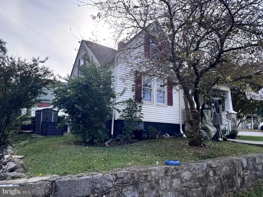 819 Buxton St, Martinsburg, WV 25401 - #3