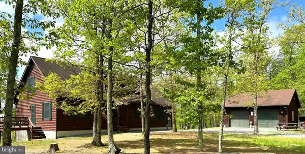 361 Clarks View Dr, NEW CREEK, WV 26743