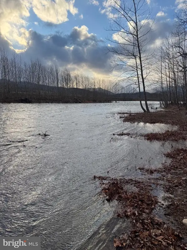 261 Hicks Dr, PETERSBURG, WV 26847