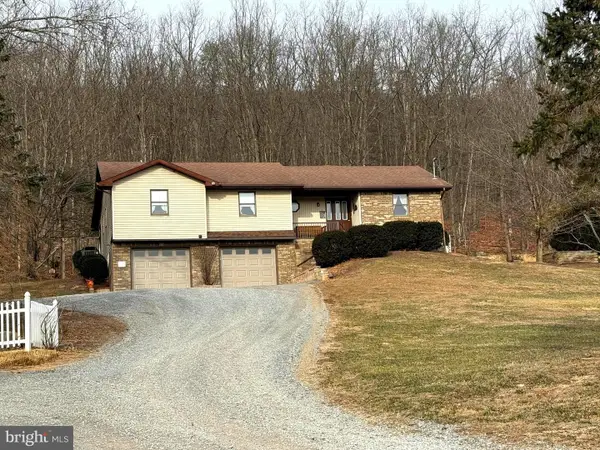 55 Fairfax Corner Rd, CABINS, WV 26855
