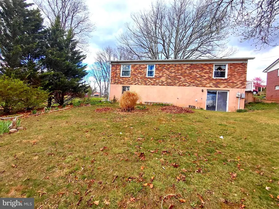 201 Woodlawn Dr, Petersburg, WV 26847 - #2