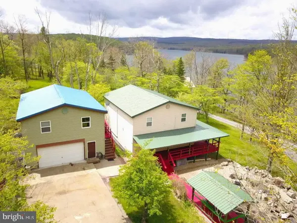 106 N Rock Ridge Ln, MOUNT STORM, WV 26739