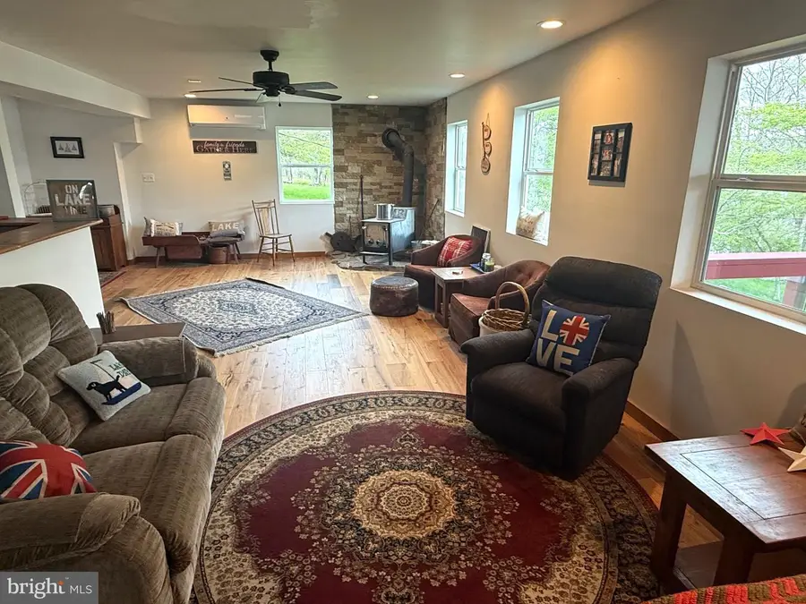 106 N Rock Ridge Ln, Mount Storm, WV 26739 - #2