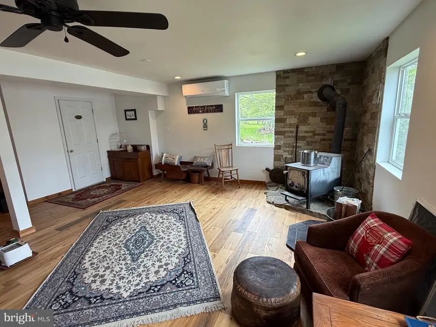 106 N Rock Ridge Ln, Mount Storm, WV 26739 - #3
