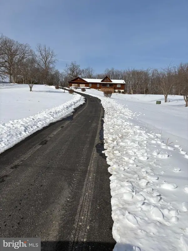 182 Becky Lane, OLD FIELDS, WV 26845