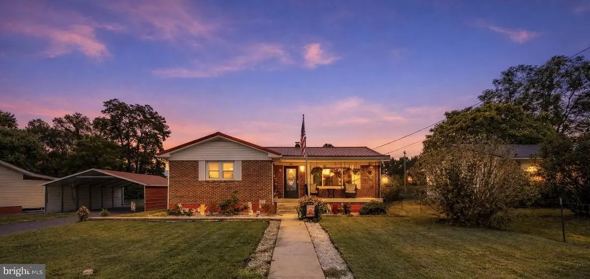 207 Clements St, Moorefield, WV 26836 - #1