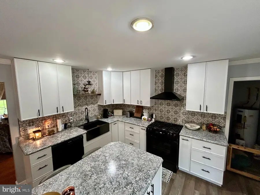 181 Warden Circle Rd, Wardensville, WV 26851 - #2