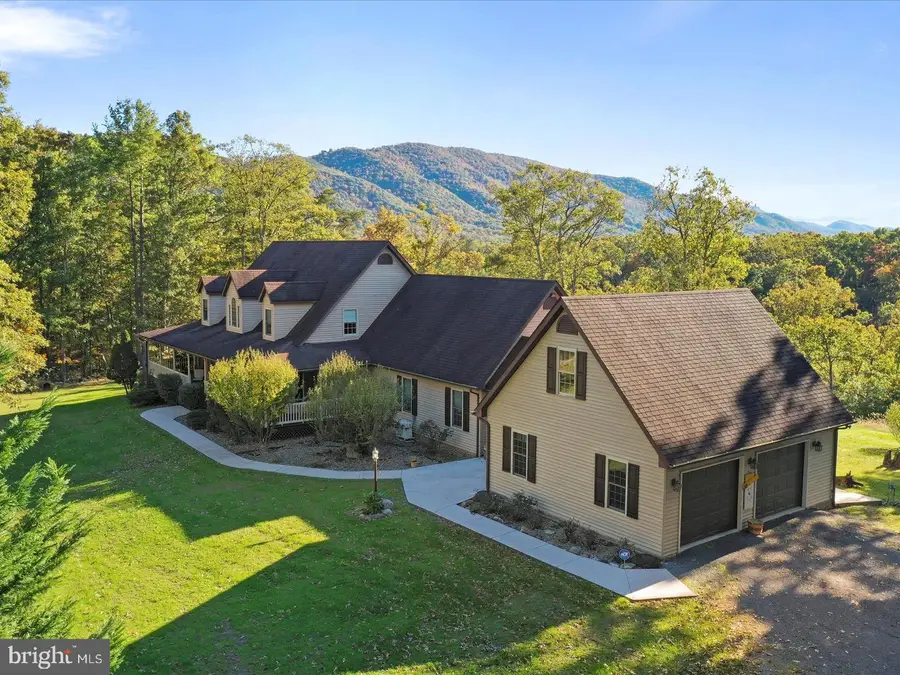 714 Forest Glen Dr, Moorefield, WV 26836 - #2