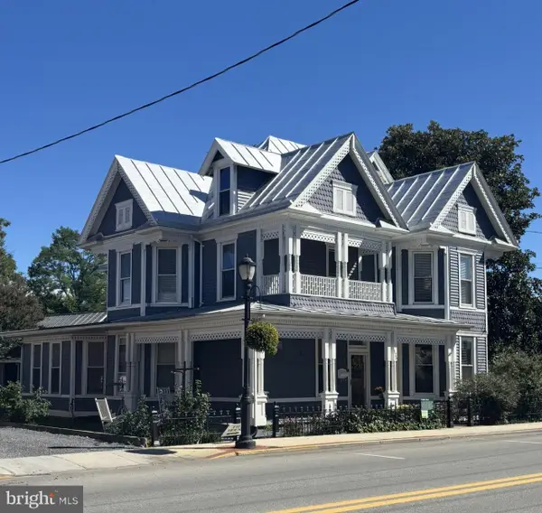 125 S Main St, MOOREFIELD, WV 26836