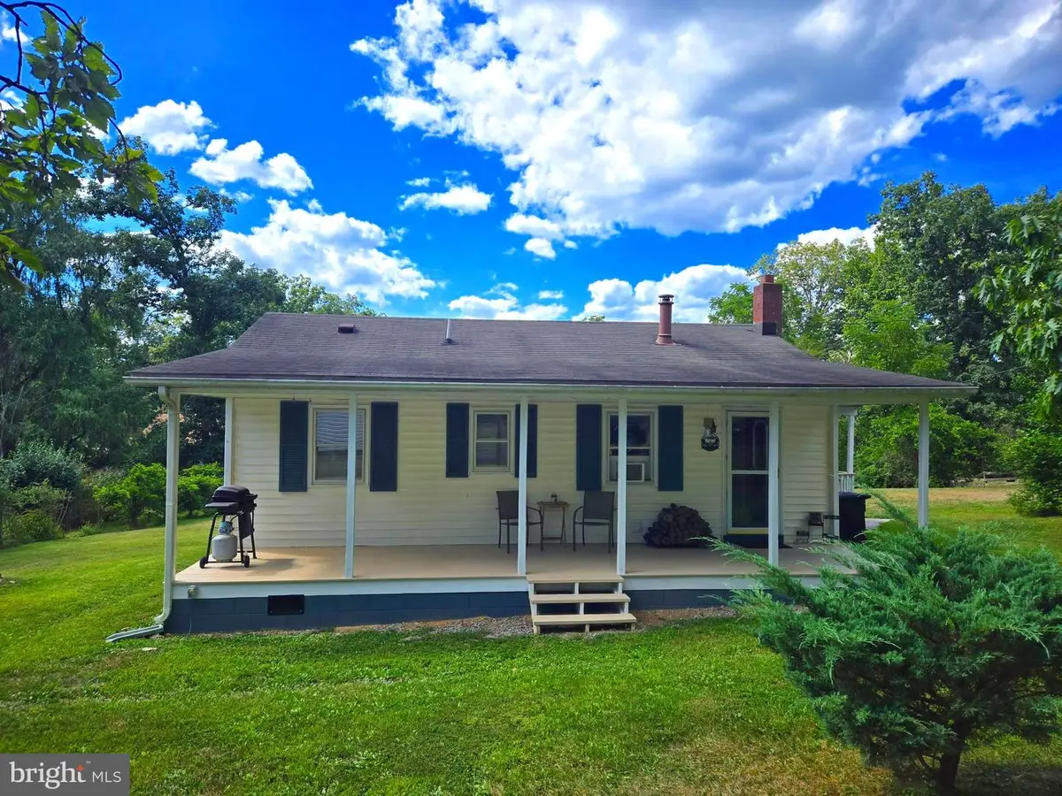 117 Lake View Dr, Augusta, WV 26704 - Image #1