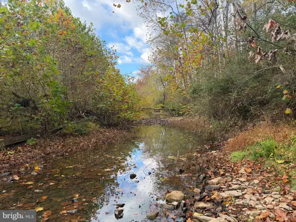 1232 Croston Rd, PAW PAW, WV 25434